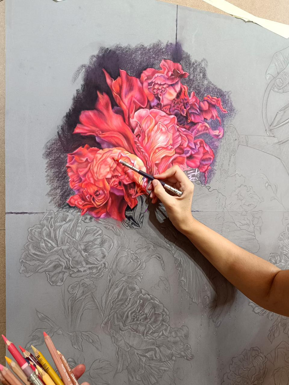 Maite Rojas presenta obra única de alto realismo durante su visita a México