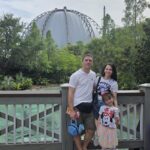 Captan al artista cubano Luis Alberto Saldaña en vacaciones familiares en Disney